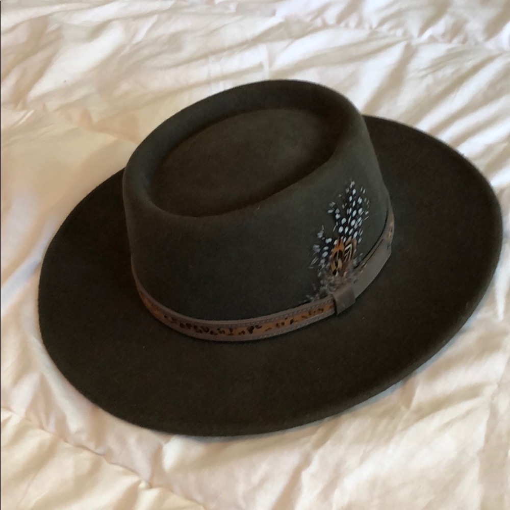 Hardly worn forest green hat